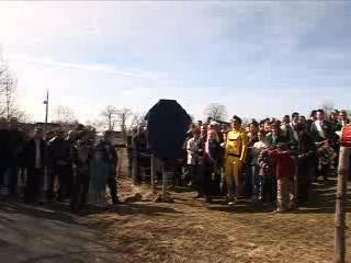 118 008 rebaptise le village de Douze