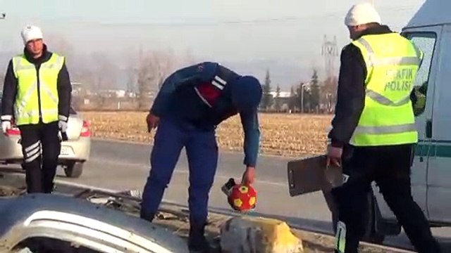 Otomobil devrildi: 1 ölü, 1 yaralı - KONYA