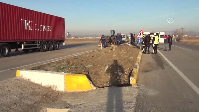 Otomobil Devrildi: 1 Ölü, 1 Yaralı