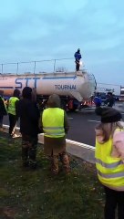 Gilets jaunes : Un camion de migrants intercepté à Flixecourt