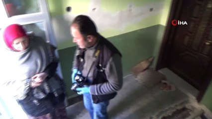 Merdiven boşluğuna düşen sıva ustası yaralandı