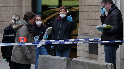 Télécharger la video: Descartan el móvil terrorista en el ataque con cuchillo contra un policía en Bruselas