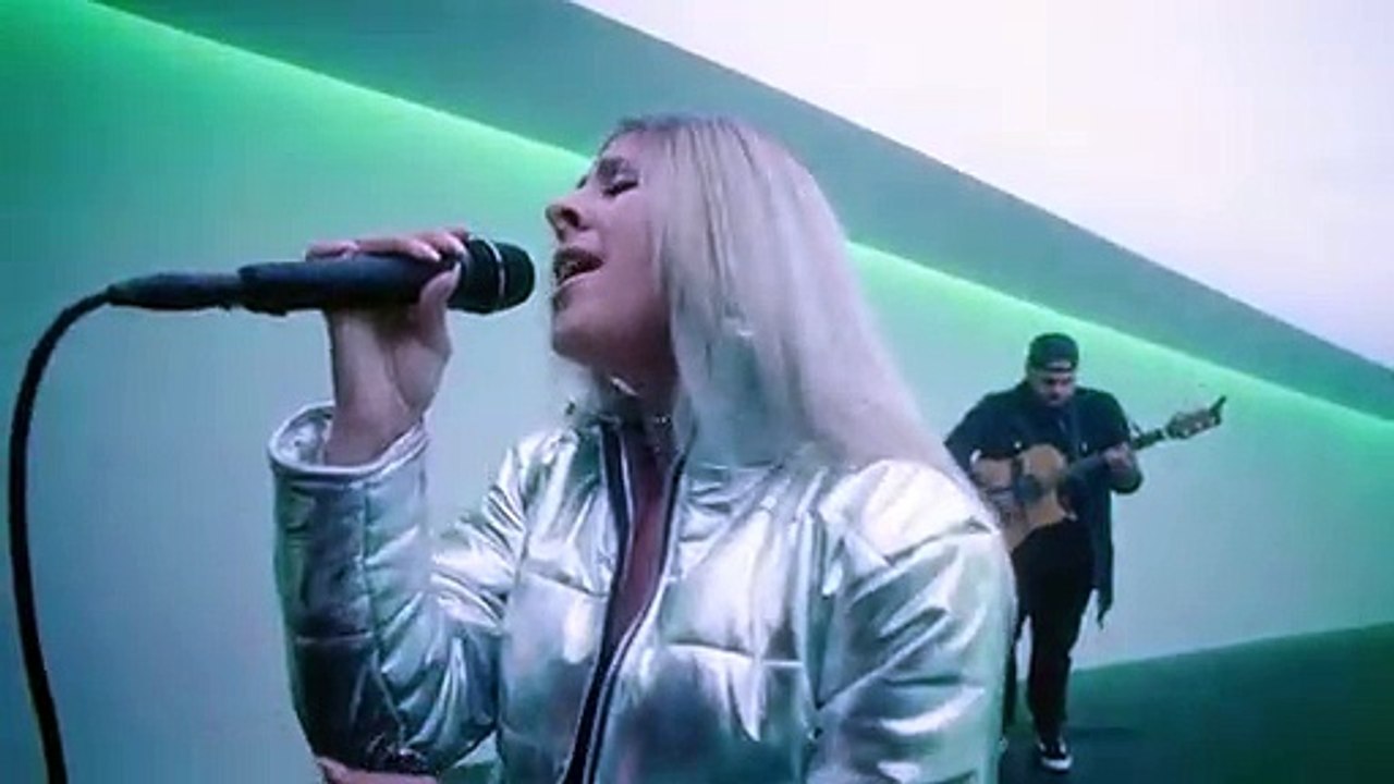 Kim Viera - Never Listen (Live)  Best Song