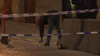 Bruxelles: poliziotto accoltellato