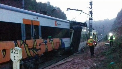 قتيلان وأكثر من 40 مصاباً بعد خروج قطار عن القضبان في إسبانيا