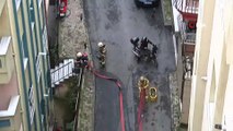 Şişli'de 9 katlı bir apartmanın çatısında yangın çıktı. Olay yerine çok sayıda itfaiye ekibi sevk edildi.