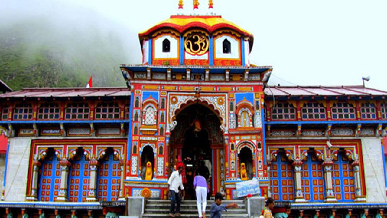 Badrinath: जानें हर साल क्यों बंद कर दिए जाते हैं बद्रीनाथ के कपाट? | Boldsky