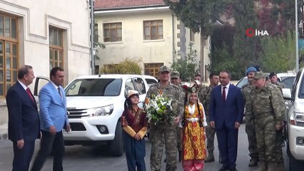 2’nci Ordu Komutanı Orgeneral Temel’e zeytin dalı ile karşılama