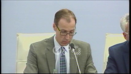 Ora News - FMN për koncesionet: Mos pranoni më propozime të pa kërkuara për PPP-të