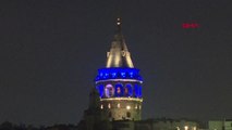 İstanbul'da Köprüler ve Galata Kulesi Maviye Büründü