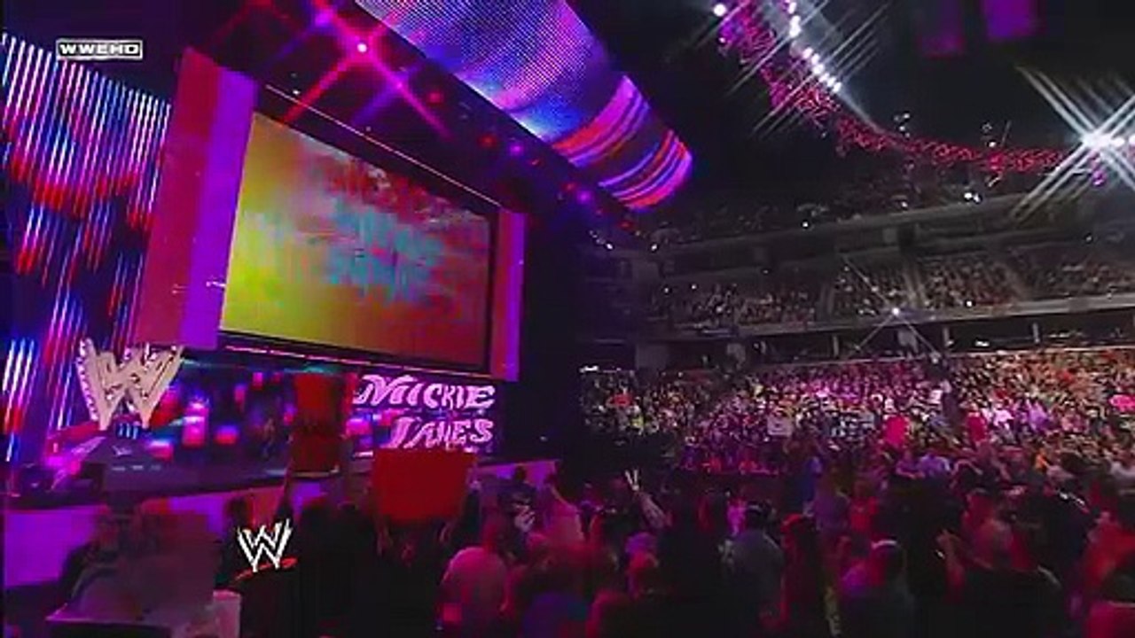 Mickie James loses Divas Title to Jillian Hall, who then loses to Melina