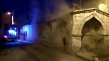 Karaman’da kerpiç evin çatısında çıkan yangın korkuttu