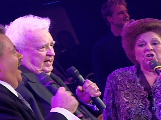 Bill & Gloria Gaither - I Wouldn't Take Nothin' For My Journey Now