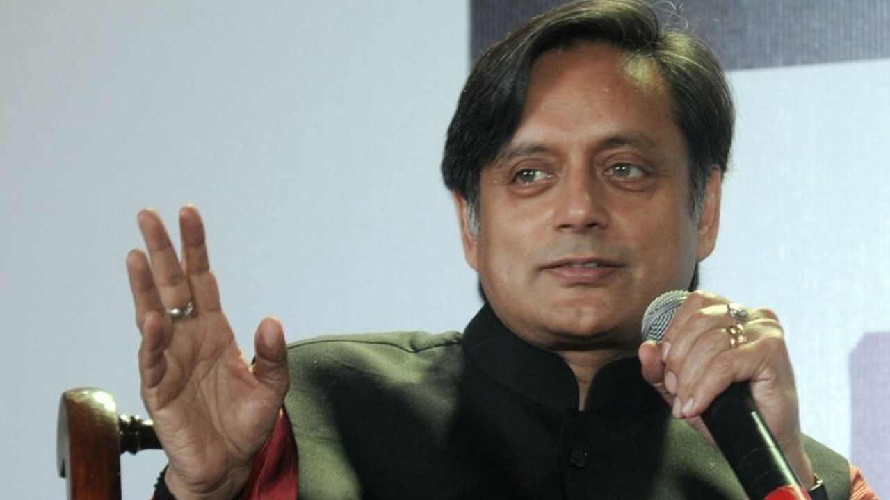 Shashi Tharoor की Dictionary से निकला एक और अंग्रेजी शब्द, जानें क्या है इसका मतलब | वनइंडिया हिंदी