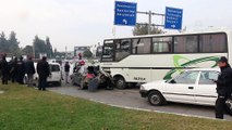 Freni boşalan midibüs trafik ışığında bekleyen araçlara çarptı: 2 yaralı - KAHRAMANMARAŞ