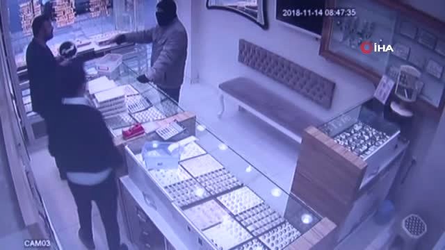 Kuyumcu Soygunu Zanlısı Yakalanacağını Anlayınca İntihar Etti