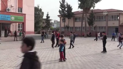 Suriyeli Öğretmenler Savaş Mağduru Çocukları Geleceğe Hazırlıyor