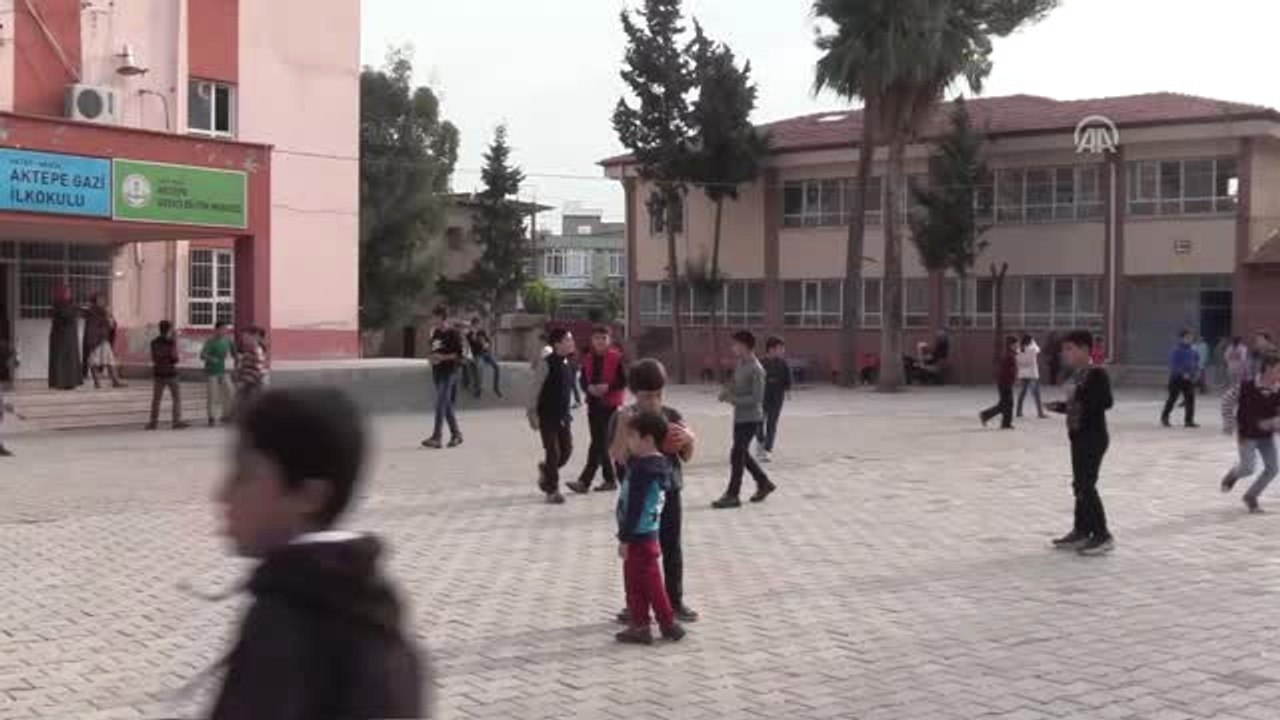 Suriyeli Öğretmenler Savaş Mağduru Çocukları Geleceğe Hazırlıyor