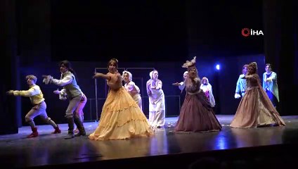 “Varyemez’’ adlı oyun Bilecik'te sahnelendi