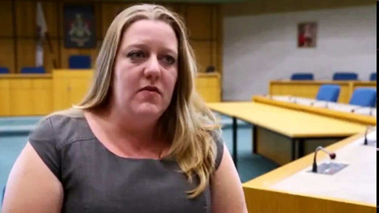 Saints and Scroungers S06  E16 Buried for Benefits - Part 02