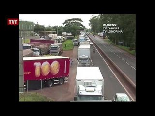 Caminhoneiros mantêm protesto e bloqueiam estradas em 10 estados