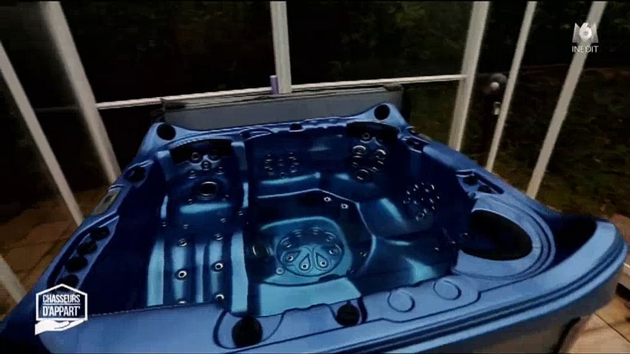 Un couple reste sans voix devant la surprise d'un agent immobilier dans "Chasseurs d'appart" sur M6 - Regardez