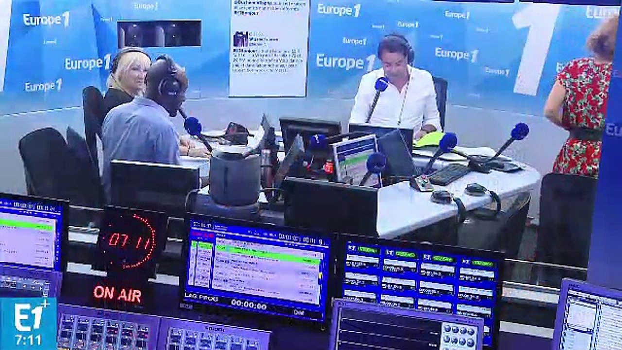 La platine à vinyles qui peut passer d’une piste à l’autre avec une télécommande