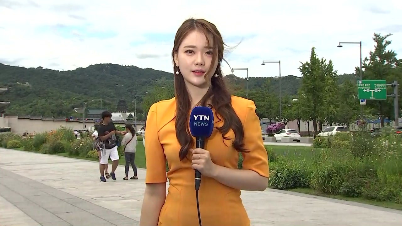 [날씨] 동풍 불며 선선...충청 이남 소나기·제주 장맛비 / YTN