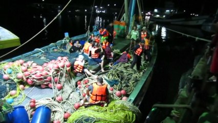 푸껫 부근 배 2척 전복...50여 명 사망·실종 / YTN