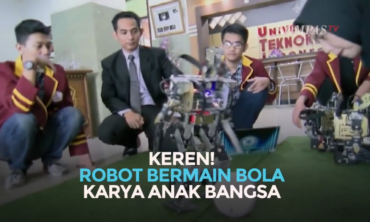 Keren! Robot Bermain Bola Karya Anak Bangsa