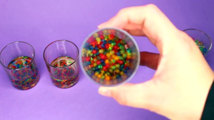 J'ESSAIE DE FAIRE GONFLER DES ORBEEZ DANS PLUSIEURS LIQUIDES !   EXPERIENCE ORBEEZ !⎮Reva ytb