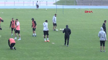 Spor Beşiktaş'ın İdmanı Şiddetli Yağış Nedeniyle Yarıda Kaldı - 2 Hd