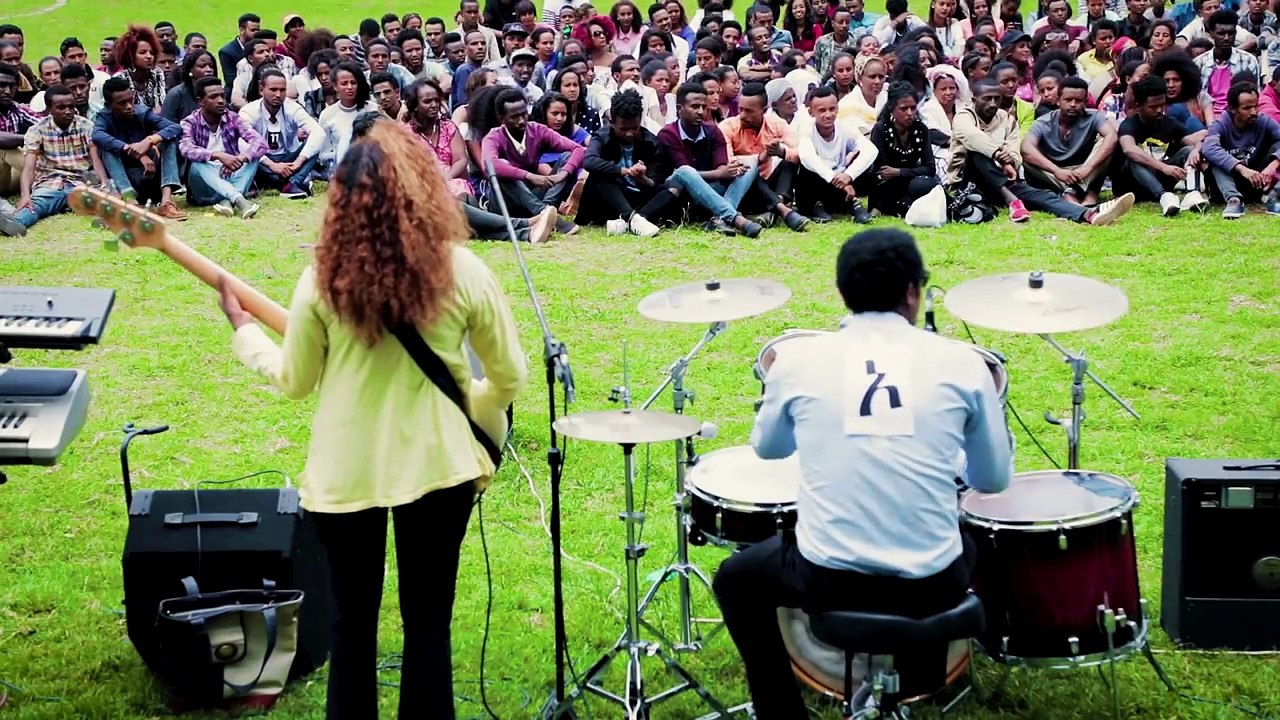 Ethiopian music: Tsehaye Yohannes ፀሃዬ ዮሃንስ ማን እንደ እናት ማን እንደ ሀገር Ethiopian Music 2018 Official Video