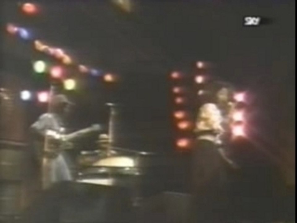 Chaka Khan & Rufus . Tell Me Something Good  [Live.1974)