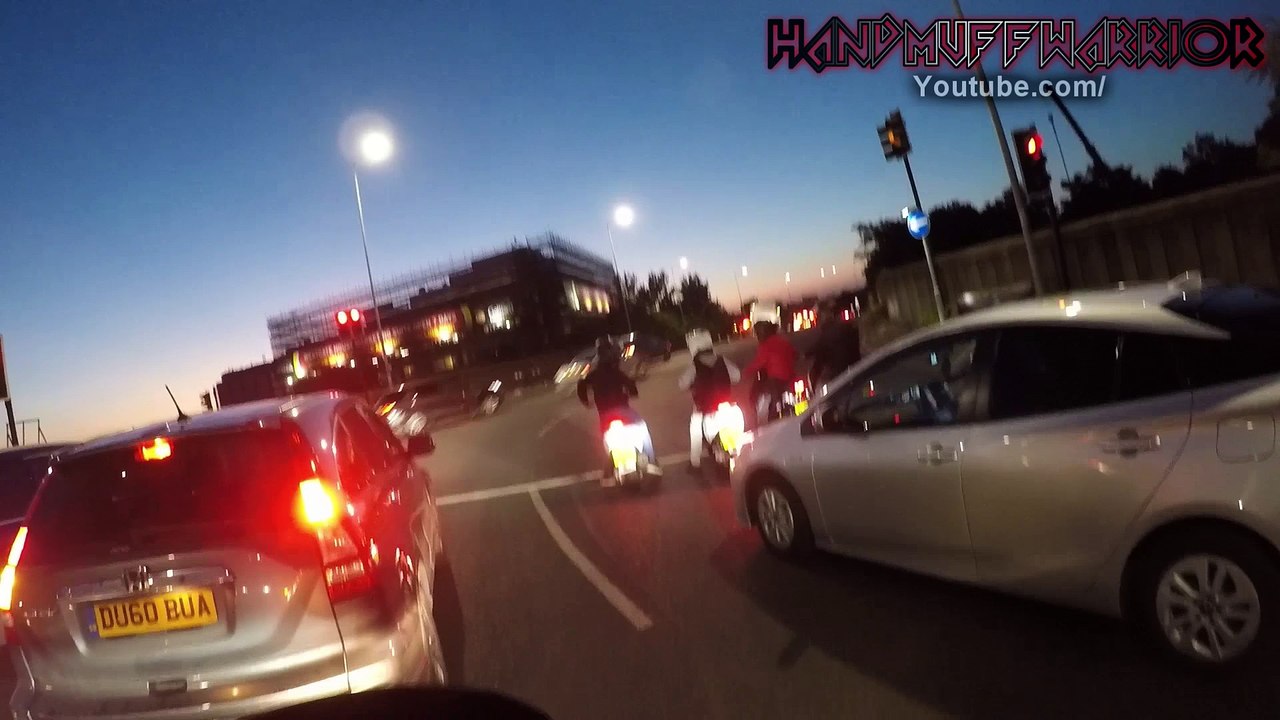 Moped Thieves armed and ready - Chiswick / Hammersmith