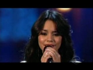 Vanessa Hudgens - The Christmas Song [Live]