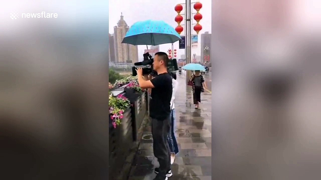 Piledriver washed away by floods crashes into bridge