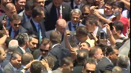 Cumhurbaşkanı Erdoğan'a Vatandaşlardan Yoğun İlgi