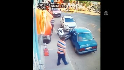 Paraları yola saçarak kaçtı - ÇANAKKALE