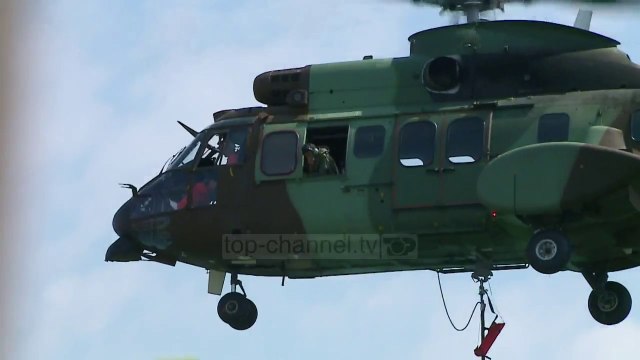 Helikopterët e ushtrisë pajisen me kova uji - Top Channel Albania - News - Lajme
