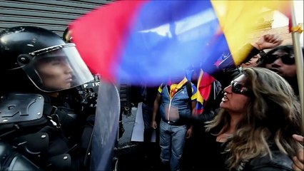 Partidarios de Correa protestan contra orden de prisión