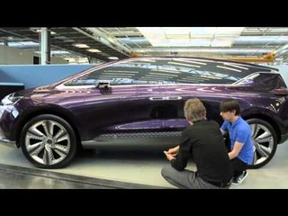 2013 Renault Initiale Paris genesis Modelling Workshop | AutoMotoTV
