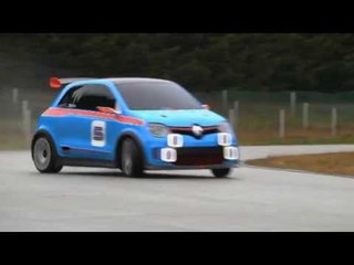 2013 Renault Twin'Run Concept Car - DYNAMIC TESTS | AutoMotoTV
