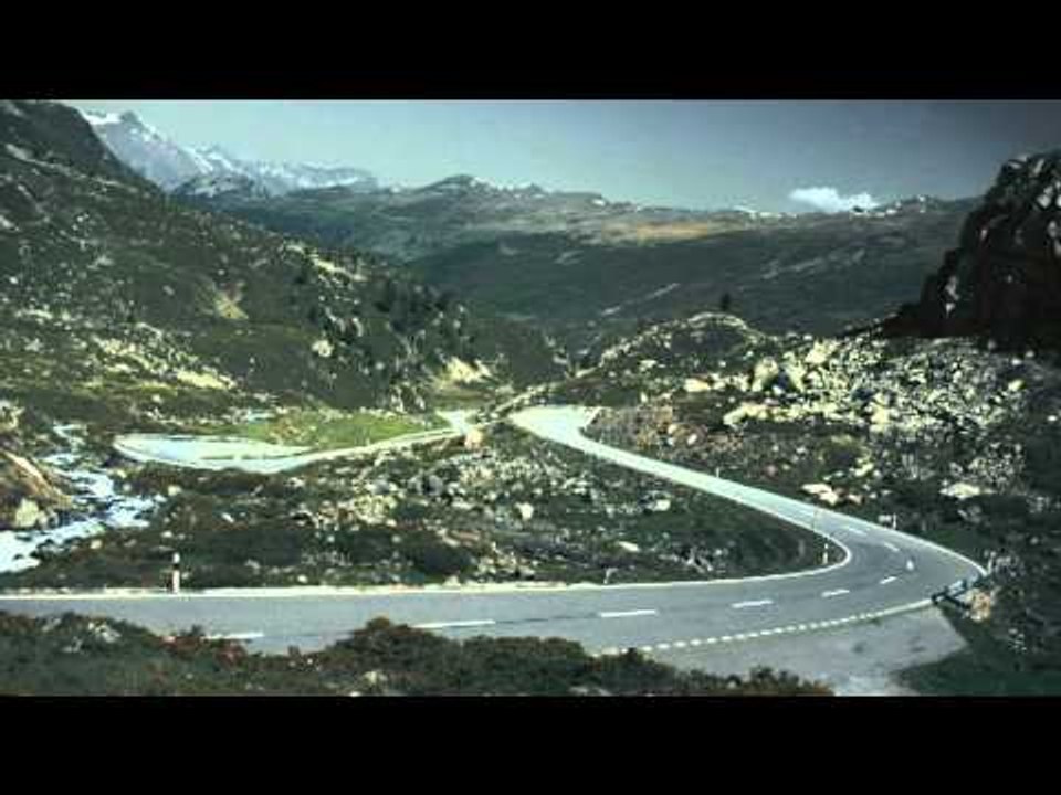 Volvo S60 R Design driving