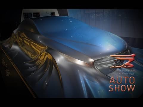 NAIAS Detroit 2010 Mercedes-Benz Design Sculpture