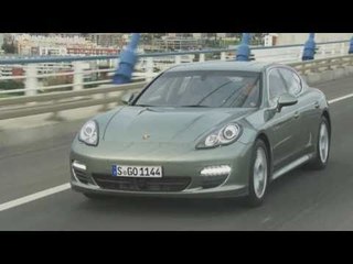 Porsche Panamera S Hybrid driving