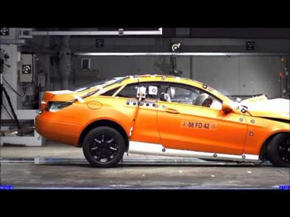 Mercedes-Benz E-Class Coupe Safety Crashtest