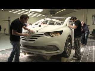 2013 Renault Initiale Paris genesis body in white | AutoMotoTV