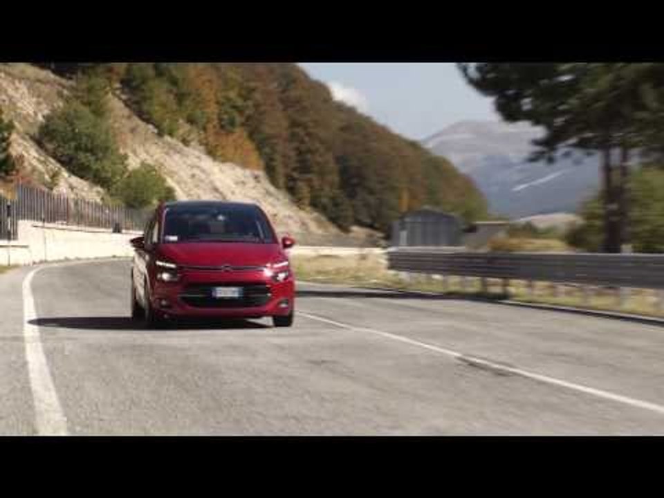 New Citroen C4 Picasso Driving Review 2 | AutoMotoTV