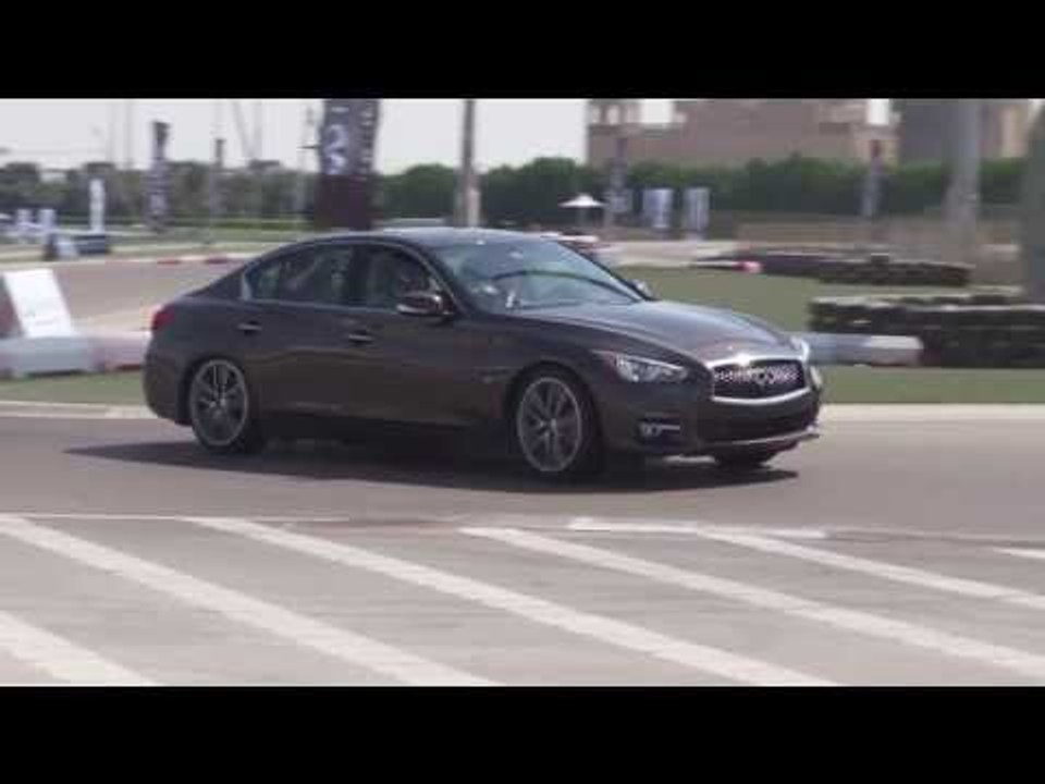 Sebastian Vettel in the Infiniti Q50 at the Al Forsan Circuit, Abu Dhabi | AutoMotoTV